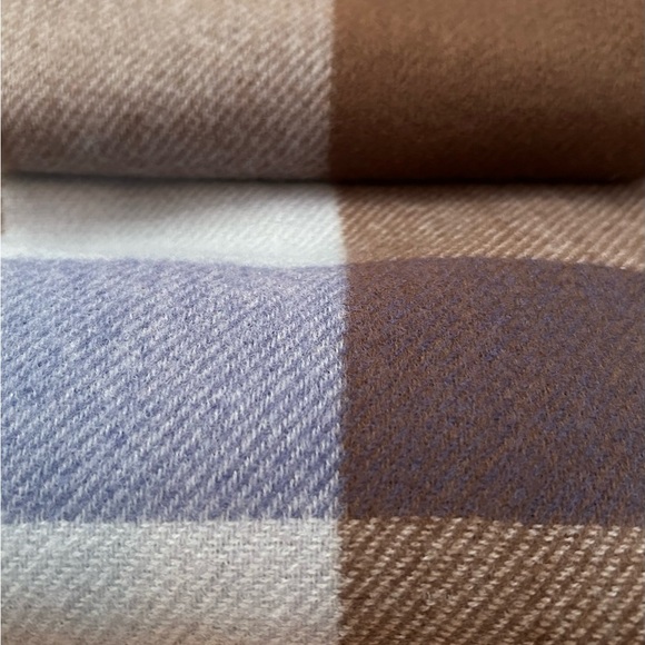 Soft plaid scarf / wrap - Picture 3 of 7